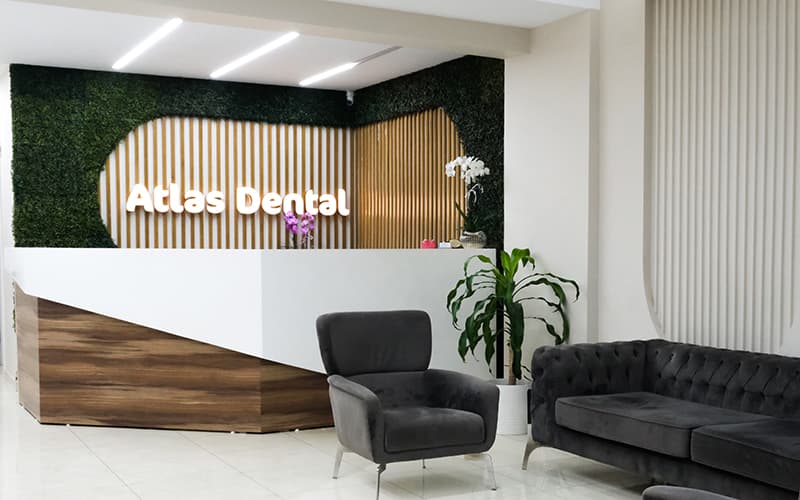 Diş İmplantı Hakkında Merak Ettiğiniz Her Şey